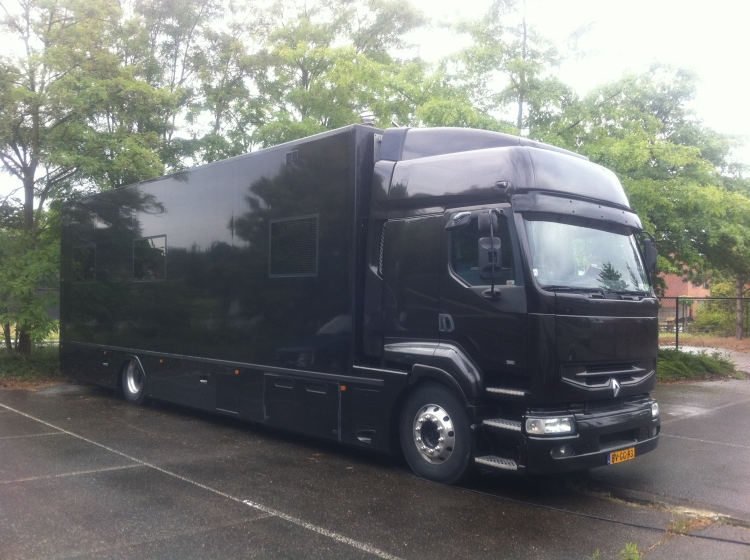 Camion mobile PROD 19 pour installation sur site de tournage